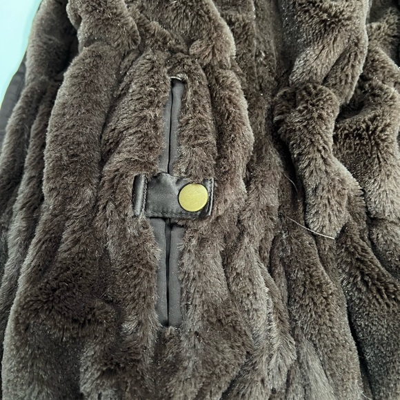 Brown silky jacket with faux fur - Picture 6 of 7